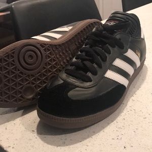 Adidas samba .. never worn. Size 7